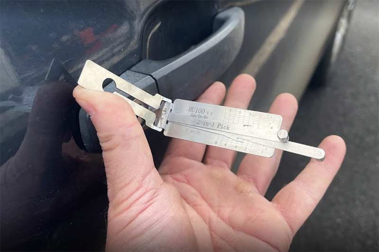 Ford Focus door being opened